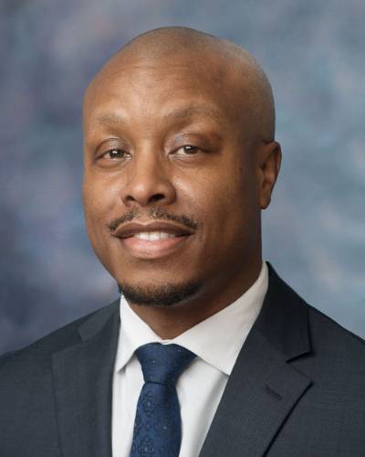 Portrait photo of Jared Burns